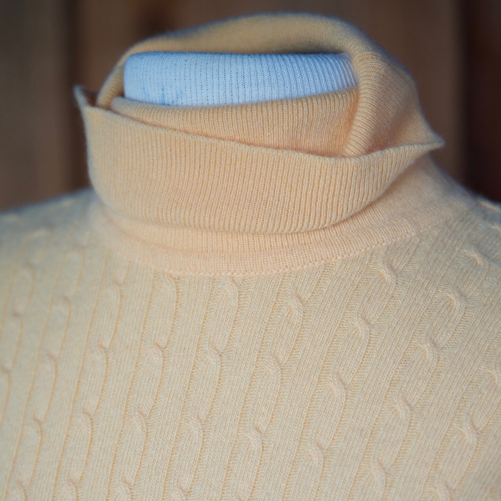 Clan Douglas 100% Cashmere Knit Turtleneck Sweater Made In Scotland Woman's L - Picture 9 of 15